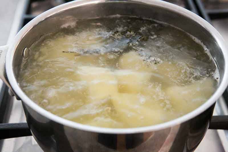 煮马铃薯